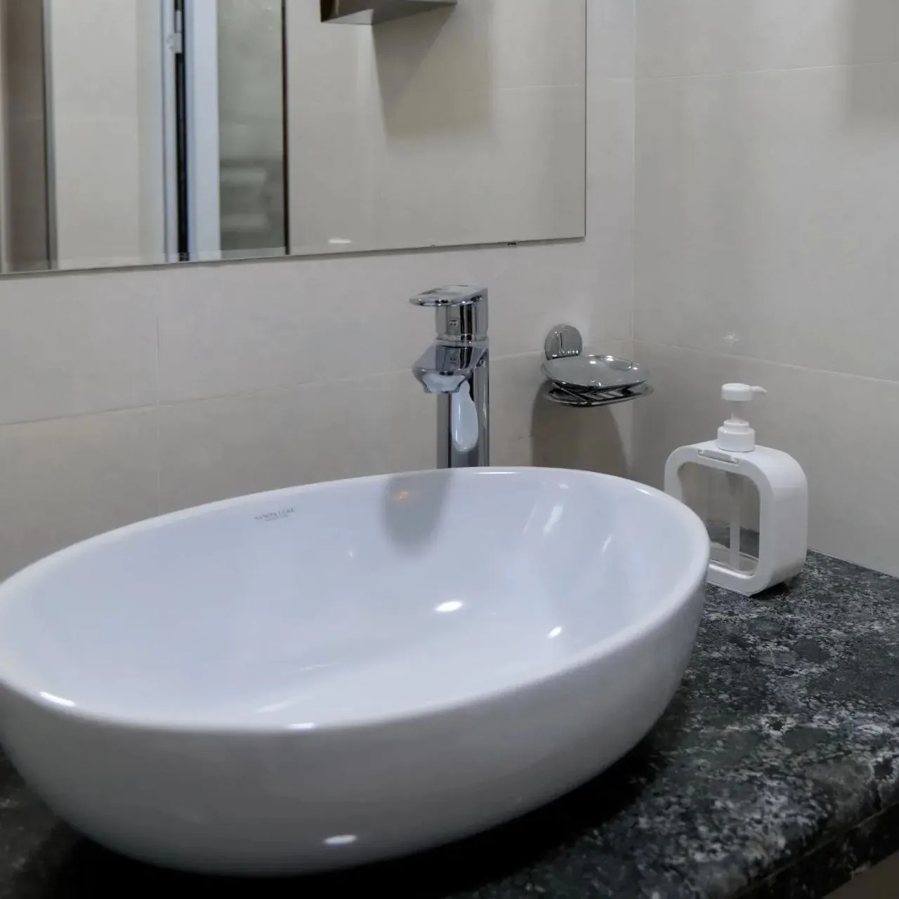 Vessel sink
